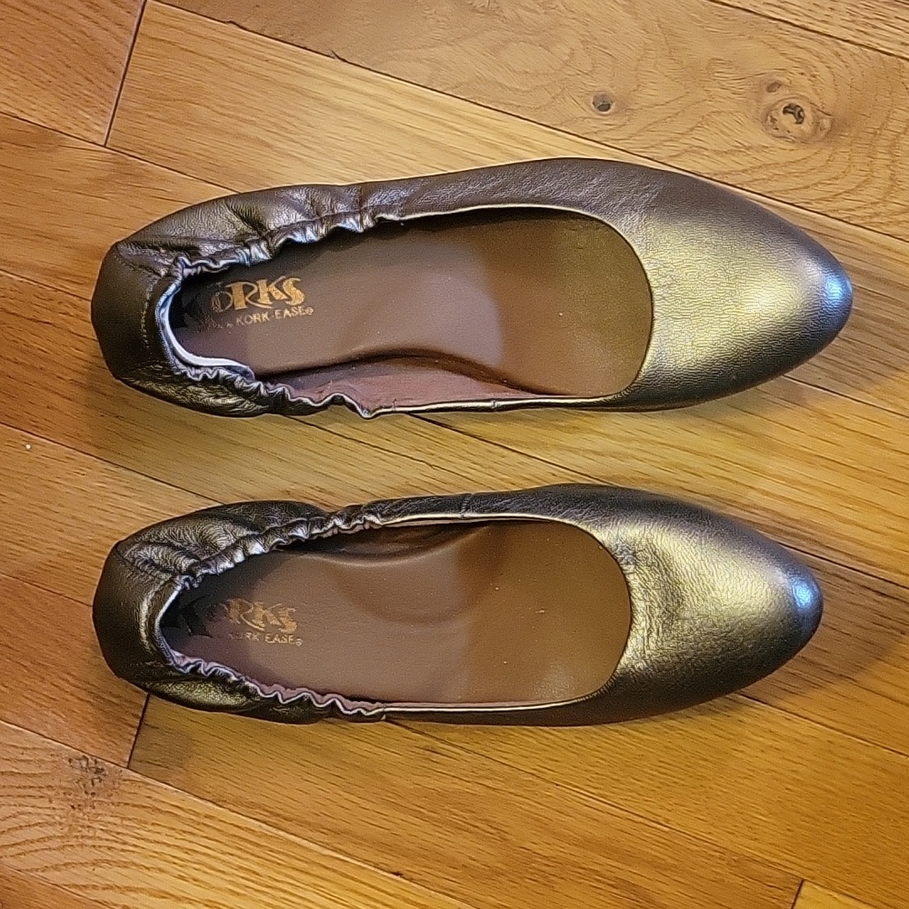 Korks Kork Ease bronze flats size 8.5